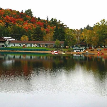 Algonquin Lakeside Inn Dwight Экстерьер фото
