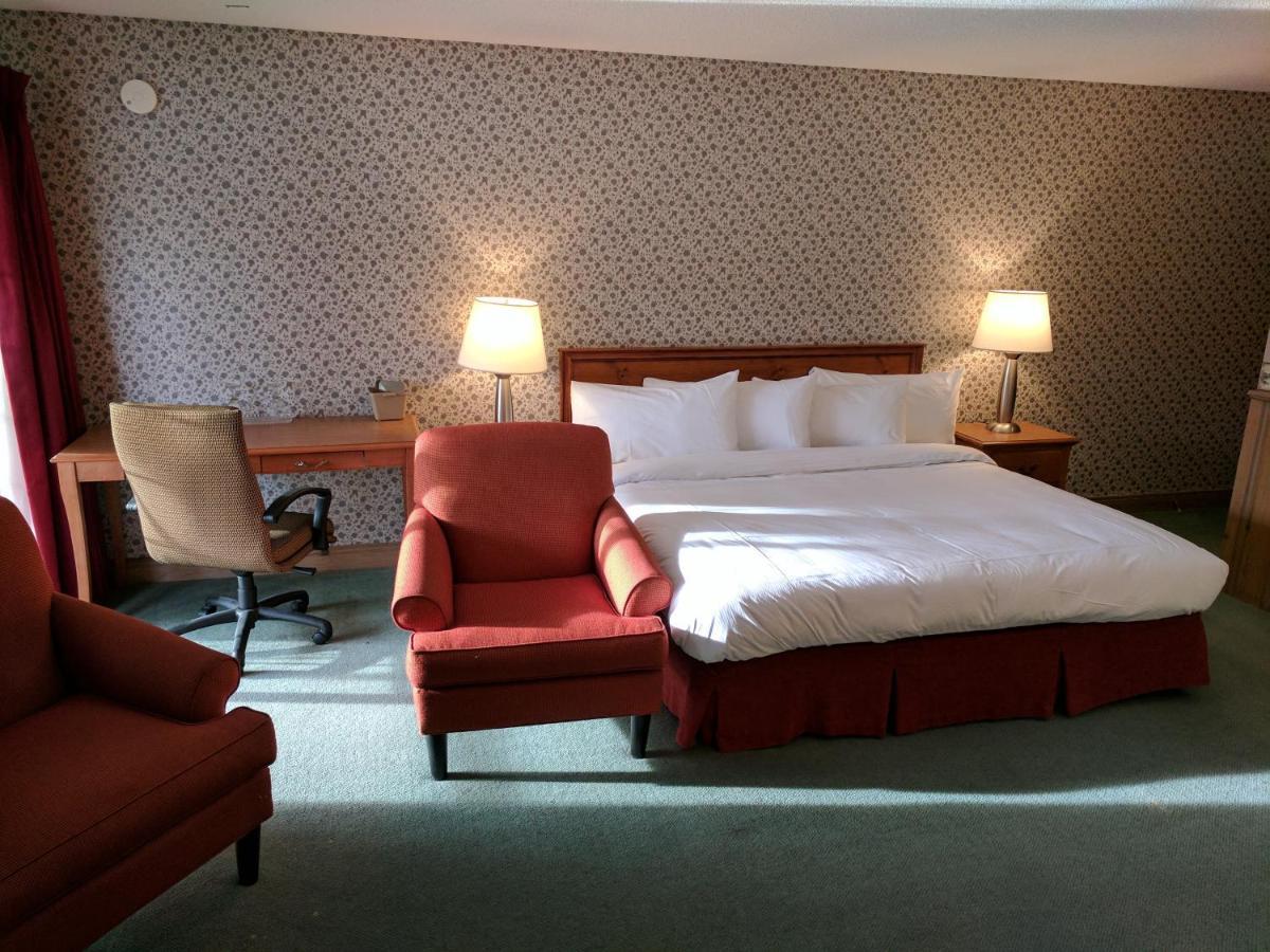 Algonquin Lakeside Inn Dwight Номер фото