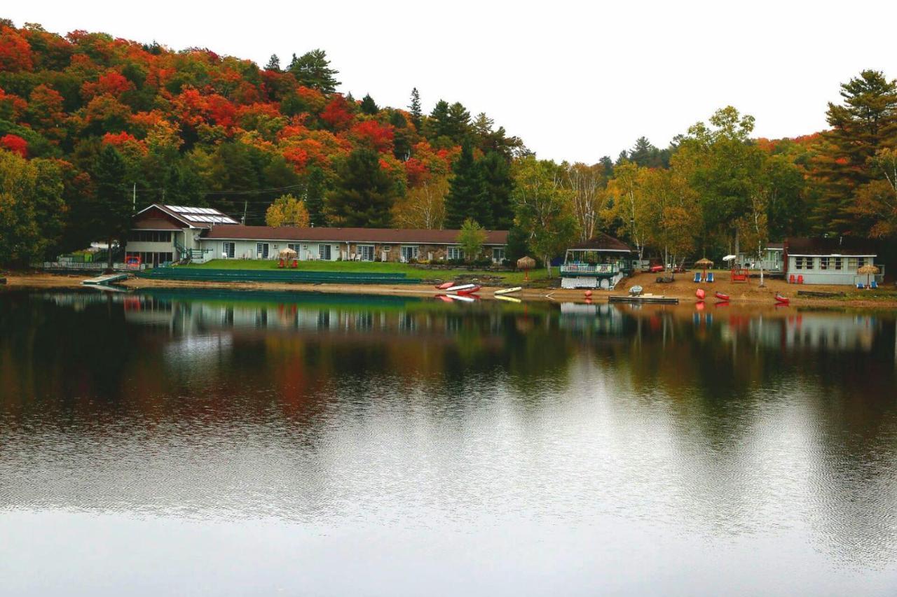 Algonquin Lakeside Inn Dwight Экстерьер фото