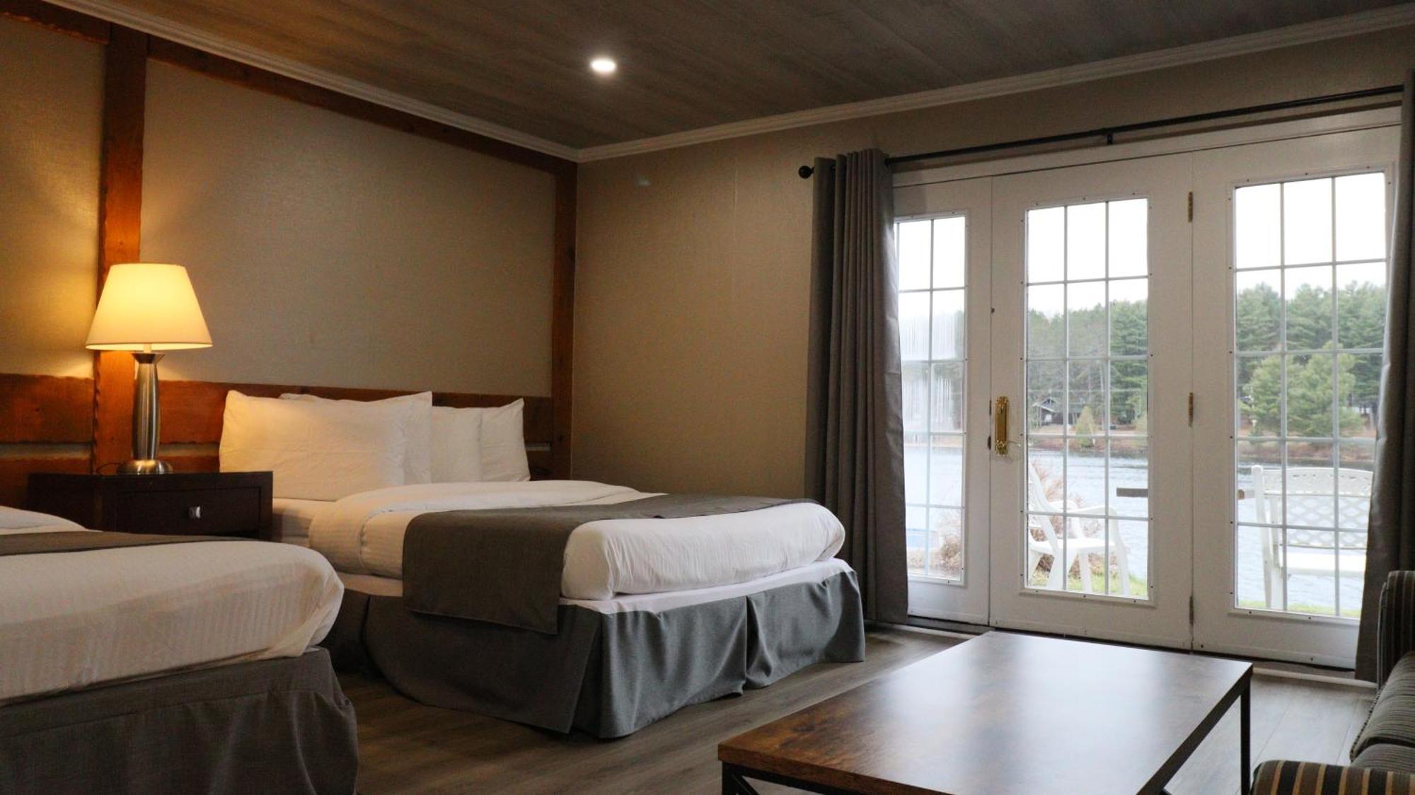 Algonquin Lakeside Inn Dwight Экстерьер фото