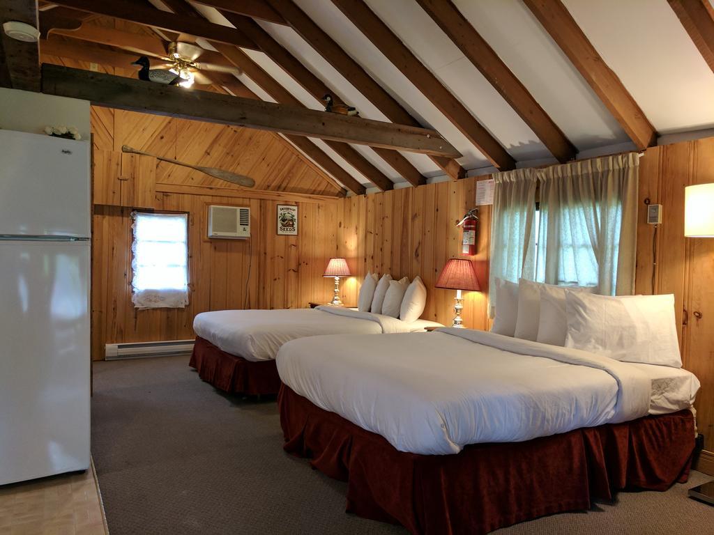 Algonquin Lakeside Inn Dwight Экстерьер фото