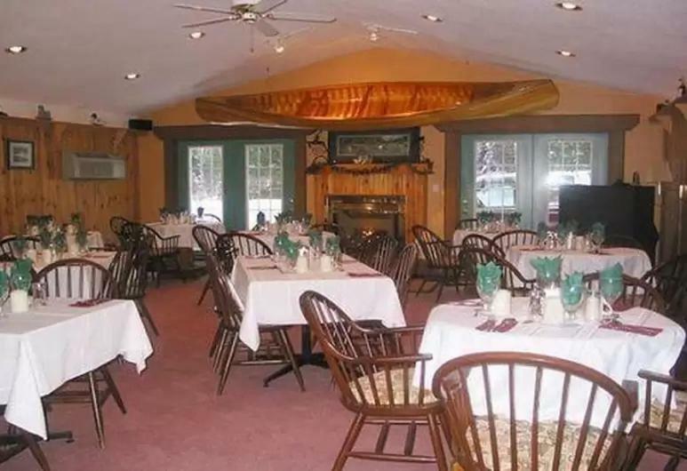 Algonquin Lakeside Inn Dwight Экстерьер фото